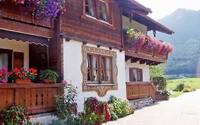 Ferienwohnungen mit Bergblick